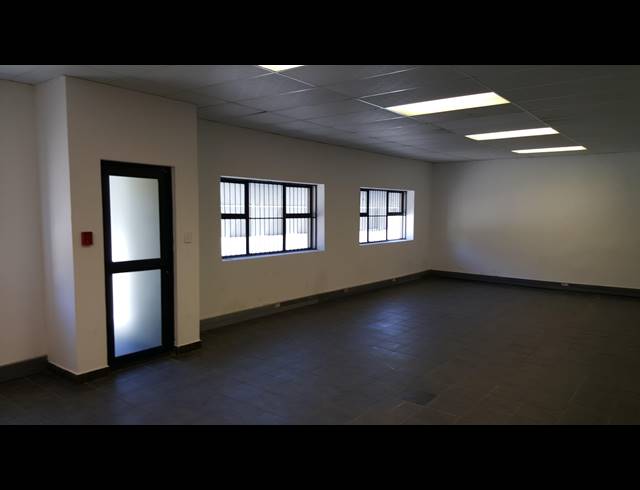 697M² FACTORY TO LET IN ATLAS GARDENS